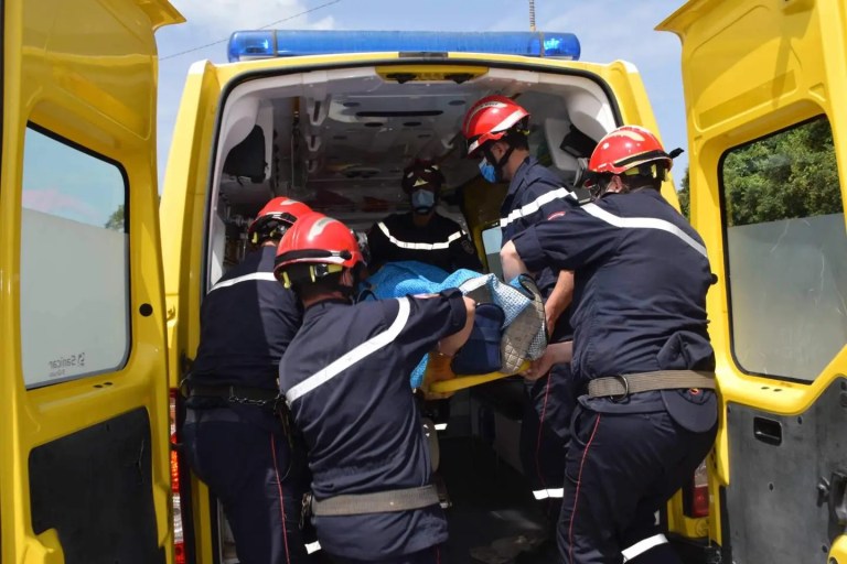 قتيل و4 جرحى في انقلاب سيارة بأم البواقي